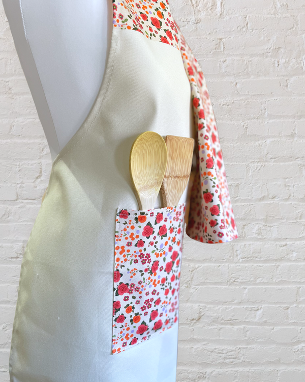 Edge of the Meadow Apron with pocket / Rose pink